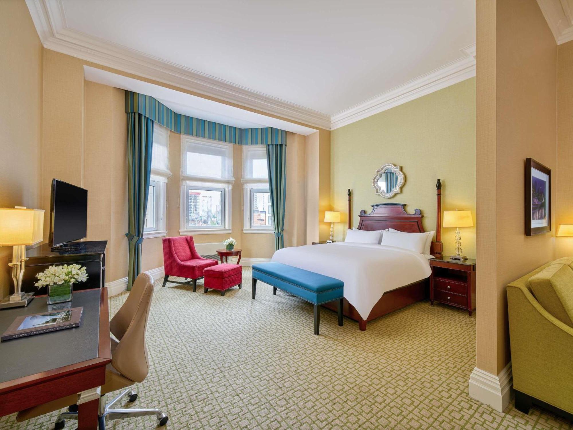 Deluxe Queen Room